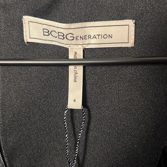 NWT BCBGeneration V-Neck Long-Sleeve Velvet Mini Dress Size 6 - Picture 3 of 9